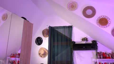 Amalia online show from July 27, 2026, 1:12 am