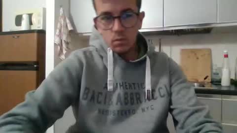 arturpaulval online show from November 28, 2025, 4:42 pm