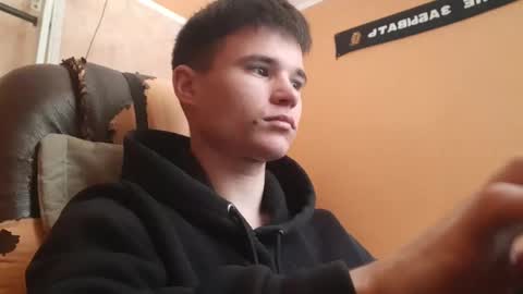 Snapshot of arvyn_ chatting on May 5, 2026, 7:27 am Denis online show from May 5, 2026, 7:27 am