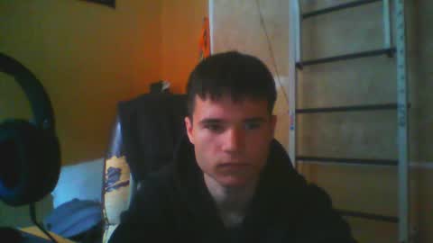 Snapshot of arvyn_ chatting on May 11, 2026, 7:47 am Denis online show from May 11, 2026, 7:47 am
