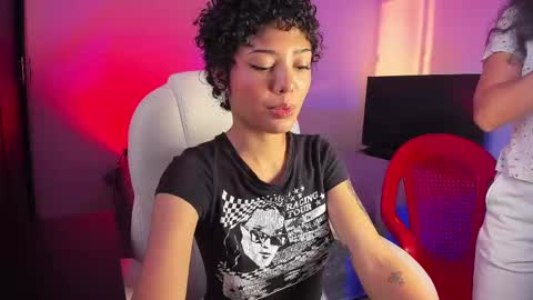 Snapshot of ary_and_kel chatting on March 11, 2025, 10:42 pm Ariana and Kelsieh online show from March 11, 2025, 10:42 pm