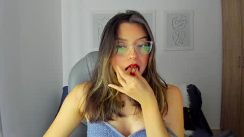 Snapshot of ary_cam230 chatting on December 27, 2024, 9:43 pm Zahaara online show from December 27, 2024, 9:43 pm