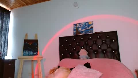 Snapshot of ary_pieerce chatting on January 31, 2025, 7:18 pm Independent Model online show from January 31, 2025, 7:18 pm