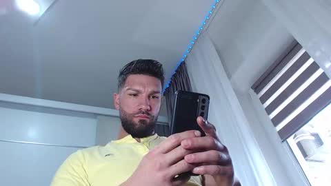 Snapshot of aryanaian1 chatting on November 4, 2025, 10:25 am AryanAian1 online show from November 4, 2025, 10:25 am