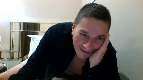 Snapshot of as660660 chatting on November 24, 2025, 8:19 pm as660660 online show from November 24, 2025, 8:19 pm