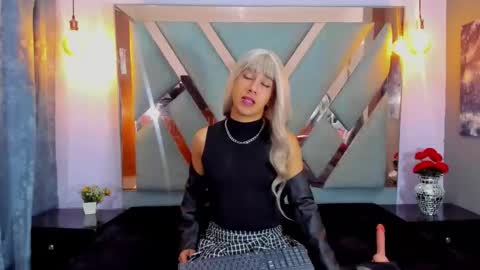 Snapshot of asa_noir chatting on December 17, 2025, 1:06 pm Asa Noir online show from December 17, 2025, 1:06 pm