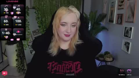 Snapshot of asheluck chatting on May 24, 2026, 3:44 am AshleyAshe online show from May 24, 2026, 3:44 am