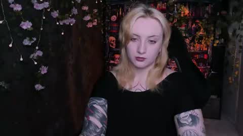 Snapshot of asheluck chatting on June 16, 2026, 3:42 am AshleyAshe online show from June 16, 2026, 3:42 am