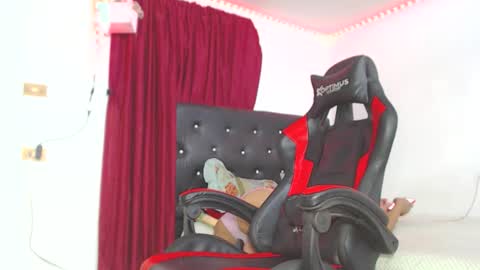 ashelyhots9inches online show from April 30, 2026, 4:24 pm