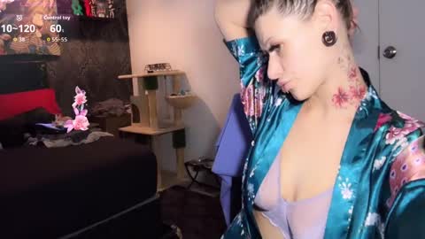 ashenroe online show from February 12, 2026, 12:00 pm