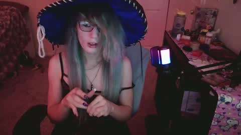 Ashley Scarlett online show from September 8, 2025, 5:01 pm