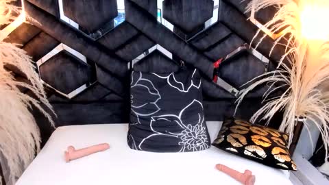 Snapshot of ashley_7777 chatting on March 1, 2025, 6:00 pm ashley_7777 online show from March 1, 2025, 6:00 pm