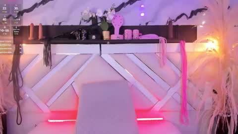ashley_7777 online show from May 1, 2026, 1:37 pm