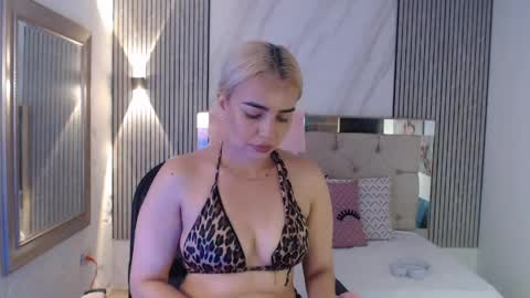 Snapshot of ashley__tylor chatting on June 7, 2026, 4:00 pm ashley__tylor online show from June 7, 2026, 4:00 pm