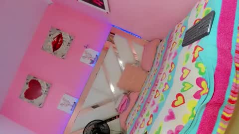 ashley_alexa online show from December 19, 2025, 9:05 am