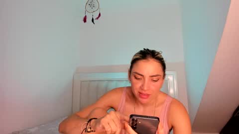 Snapshot of ashley_blair chatting on December 11, 2024, 1:05 am ashley_blair online show from December 11, 2024, 1:05 am