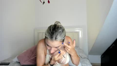 Snapshot of ashley_blair chatting on July 4, 2026, 6:14 pm ashley_blair online show from July 4, 2026, 6:14 pm