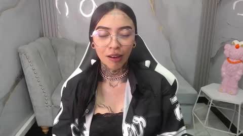 Snapshot of ashley_blum_v chatting on October 17, 2025, 8:11 pm ashley_blum_v online show from October 17, 2025, 8:11 pm