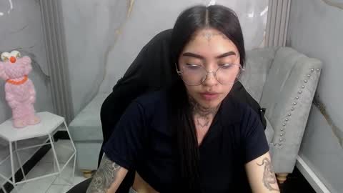 Snapshot of ashley_blum_v chatting on October 25, 2025, 1:35 am ashley_blum_v online show from October 25, 2025, 1:35 am