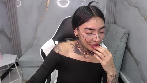 Snapshot of ashley_blum_v chatting on October 29, 2025, 8:21 pm ashley_blum_v online show from October 29, 2025, 8:21 pm