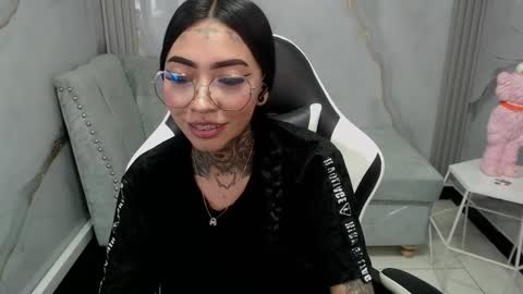 Snapshot of ashley_blum_v chatting on November 28, 2025, 10:01 pm ashley_blum_v online show from November 28, 2025, 10:01 pm