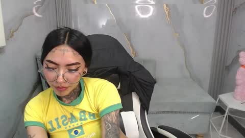 Snapshot of ashley_blum_v chatting on November 30, 2025, 1:20 am ashley_blum_v online show from November 30, 2025, 1:20 am