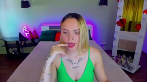 Snapshot of ashley_crashly chatting on June 15, 2026, 6:15 am Alina online show from June 15, 2026, 6:15 am