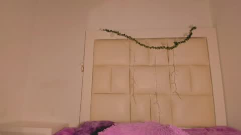 ashley_js online show from October 16, 2025, 3:02 pm