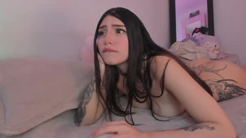 ashley_js online show from April 29, 2026, 7:53 pm