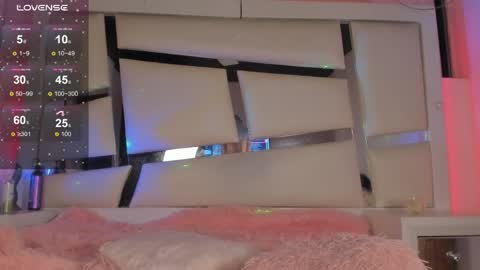 ashley_js online show from April 30, 2026, 7:58 am