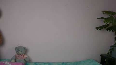 ashley_winhouse online show from May 15, 2026, 2:13 pm