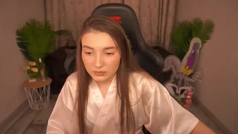 ashleybaee online show from December 22, 2025, 1:41 pm