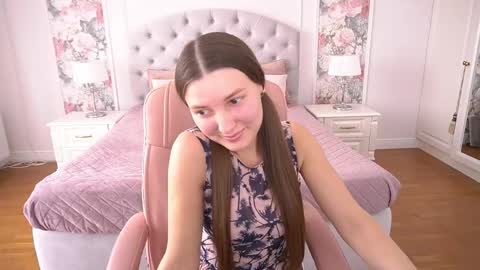 ashleybaee online show from April 24, 2026, 12:51 pm