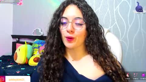 Snapshot of ashleykiim_ chatting on September 27, 2025, 12:48 am .. Ashley .. online show from September 27, 2025, 12:48 am