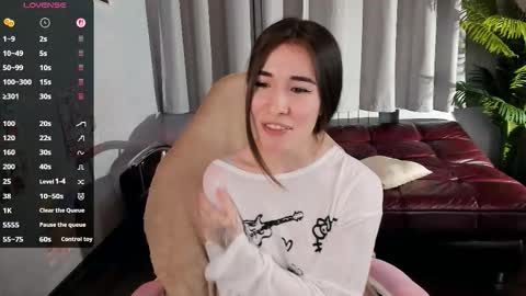 Ashley online show from December 2, 2025, 2:56 pm