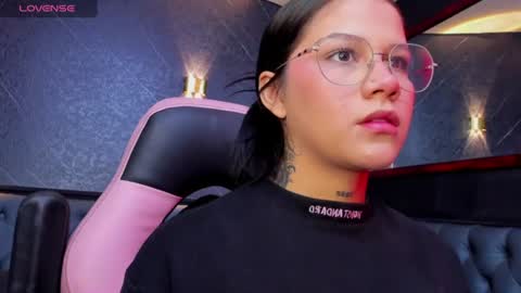 Snapshot of ashleytravis_ chatting on June 21, 2026, 1:35 pm online show from June 21, 2026, 1:35 pm