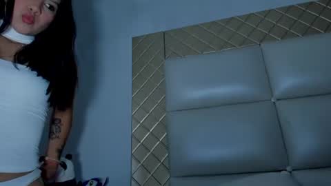Snapshot of ashleytravis_ chatting on July 21, 2026, 10:34 pm online show from July 21, 2026, 10:34 pm