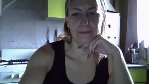 Snapshot of ashleyxhoney chatting on September 20, 2025, 6:14 am AshleyXHoney online show from September 20, 2025, 6:14 am