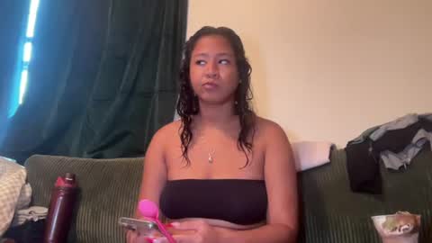 Snapshot of ashleyyylove chatting on June 16, 2026, 12:35 am Ashley Love online show from June 16, 2026, 12:35 am