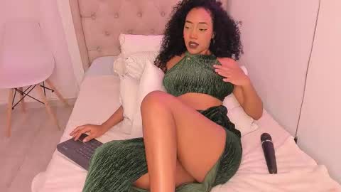 Snapshot of ashly_z chatting on September 23, 2025, 1:25 pm Ashly online show from September 23, 2025, 1:25 pm