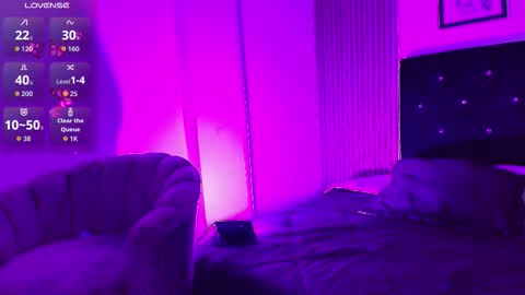    online show from November 30, 2025, 6:23 pm