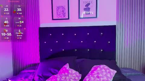    online show from December 22, 2025, 7:00 pm