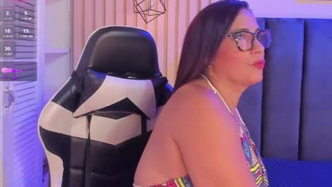 ashlye_miller_ online show from April 30, 2026, 7:42 pm