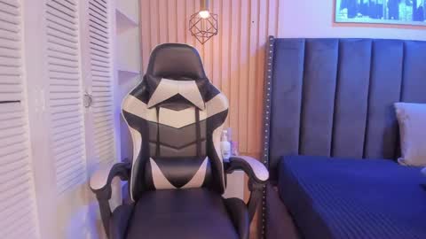 ashlye_miller_ online show from May 8, 2026, 8:03 pm