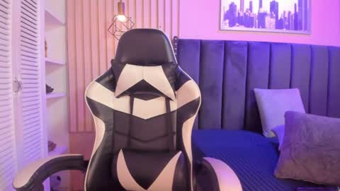 ashlye_miller_ online show from June 30, 2026, 7:48 pm