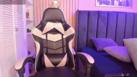 ashlye_miller_ online show from July 2, 2026, 8:04 pm