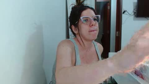 AshlyMoon online show from May 27, 2026, 1:57 am