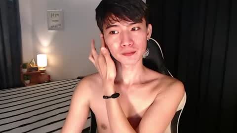 Snapshot of asian_cutiebaexx chatting on August 3, 2026, 10:24 pm Pat online show from August 3, 2026, 10:24 pm
