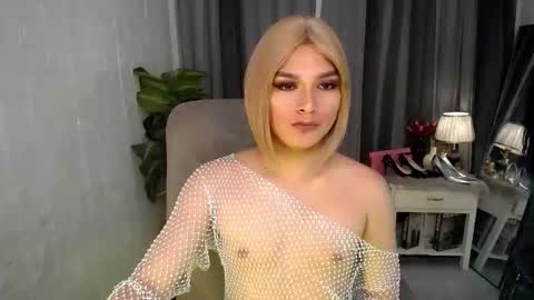asian_handsomexx online show from April 16, 2026, 10:49 am
