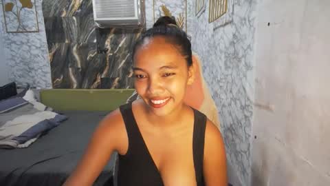 Snapshot of asian_janeth chatting on May 8, 2026, 12:27 am im janeth single mom online show from May 8, 2026, 12:27 am